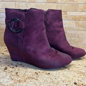 Impo Vadison Plum Burgundy Maroon Red Wedge Bootie Side Zip Size 10
